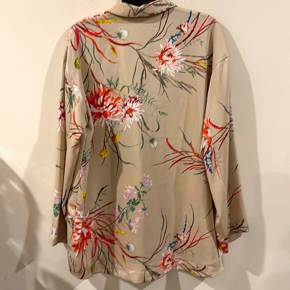 🌺H&M Sz S Floral Beige Women's Oversized Double Breast Silky Kimono Shirt - Picture 4 of 9